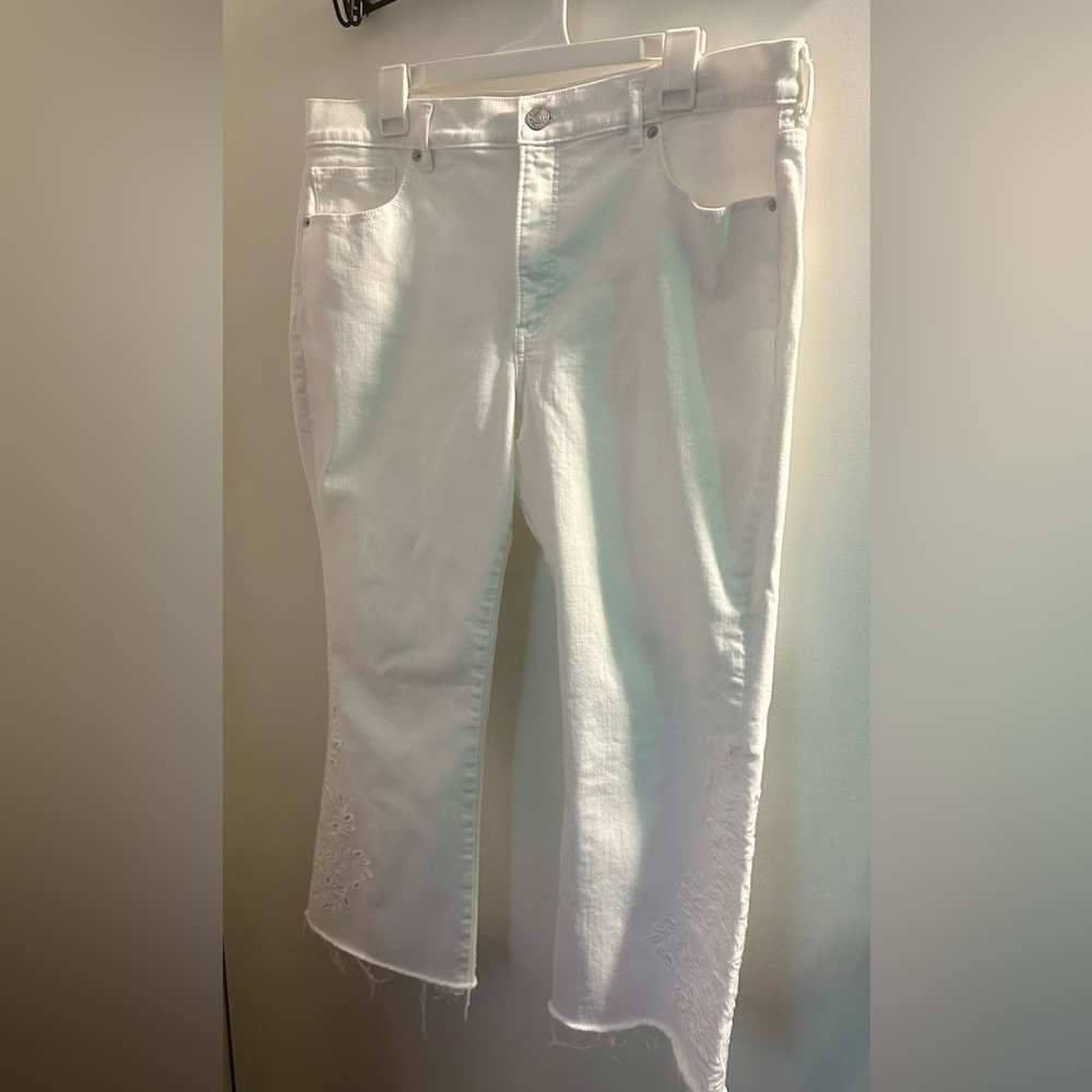 Express High Rise Cropped Embroidery Flare Jeans - Picture 15 of 16